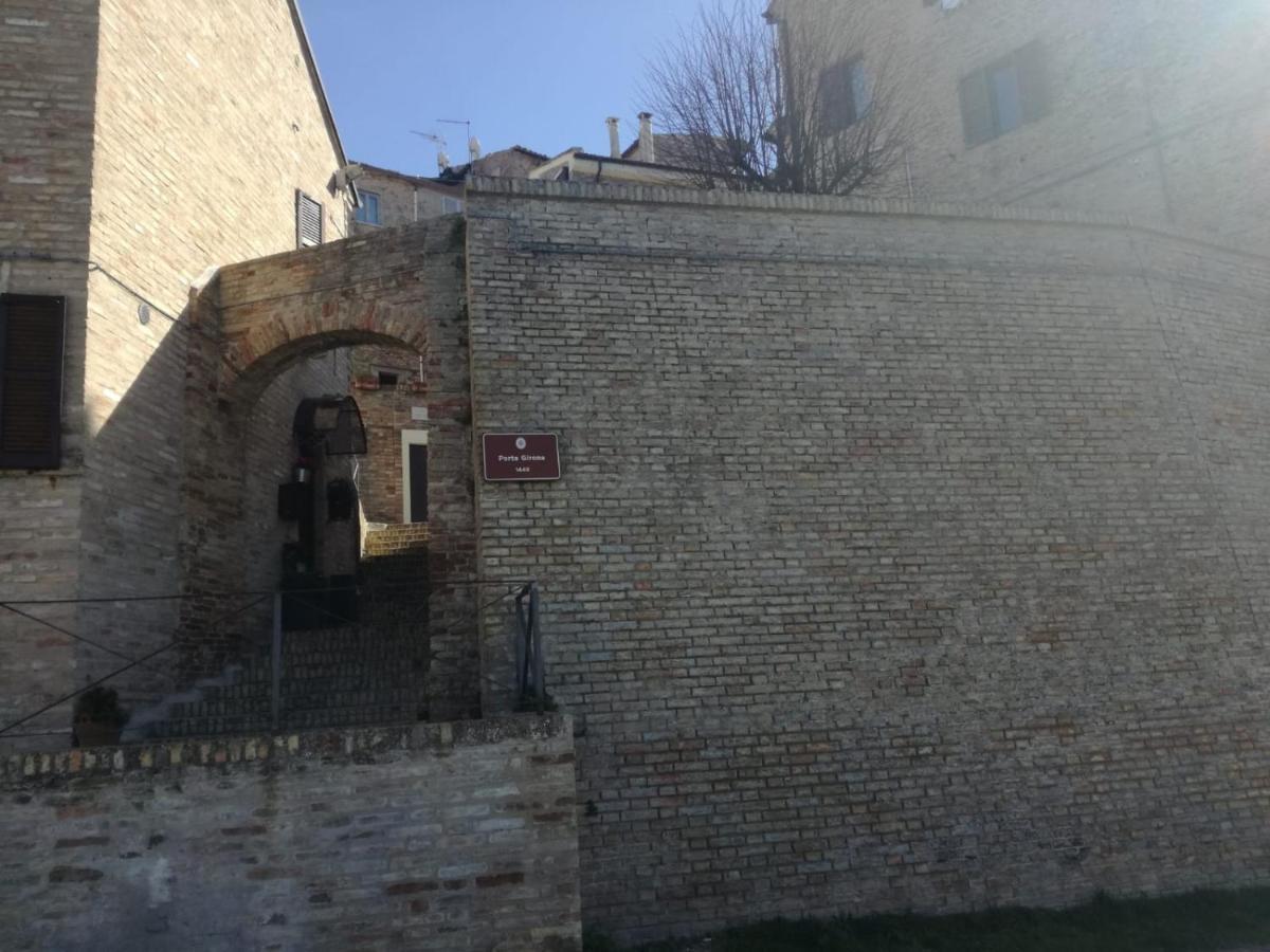 B&B Porta Girone Civitanova Alta Extérieur photo